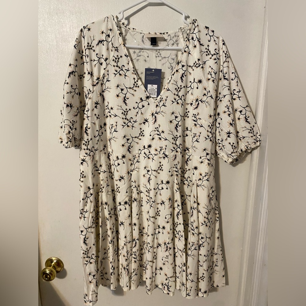 Universal Thread Cream and Black Floral Tunic